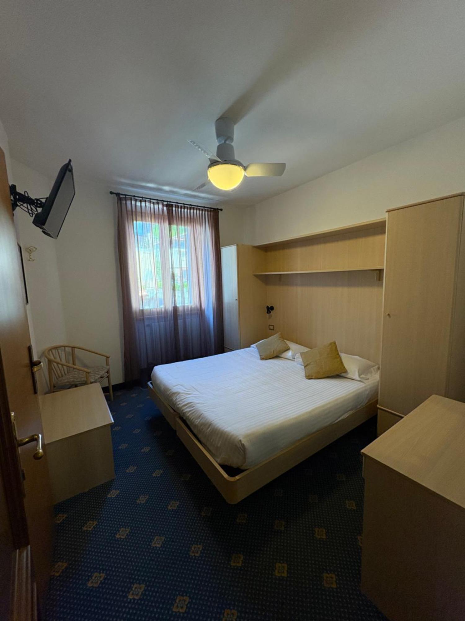 Garni Hotel Tignale Buitenkant foto