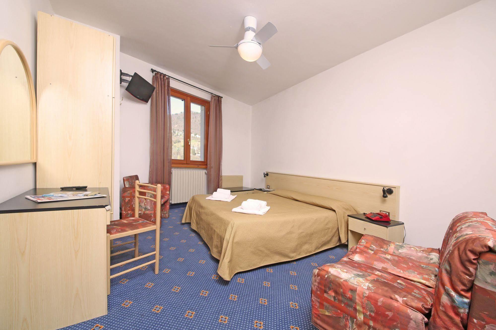 Garni Hotel Tignale Buitenkant foto