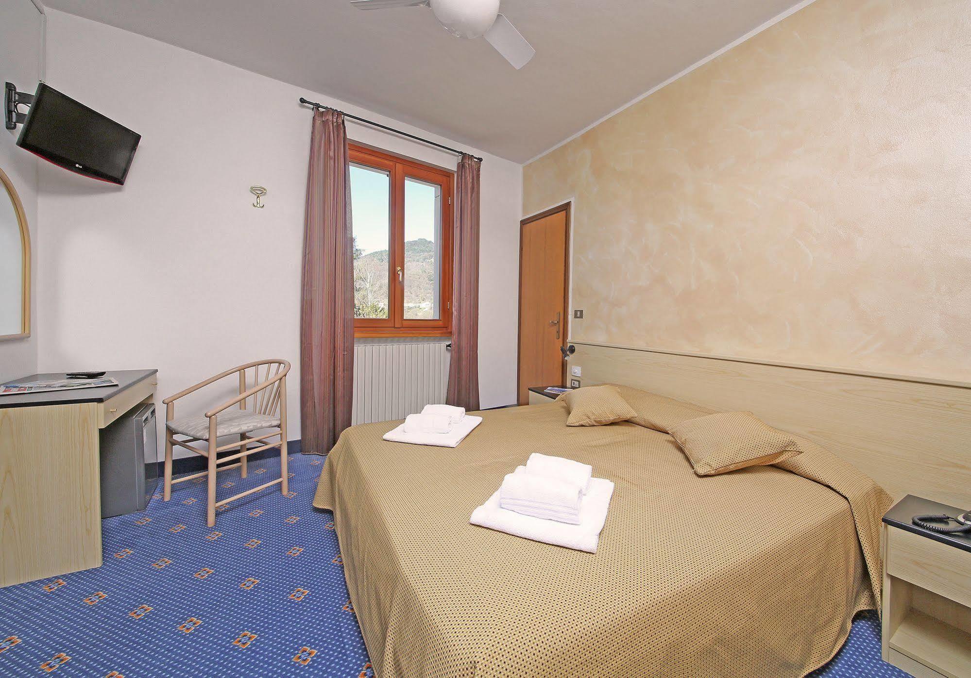 Garni Hotel Tignale Buitenkant foto